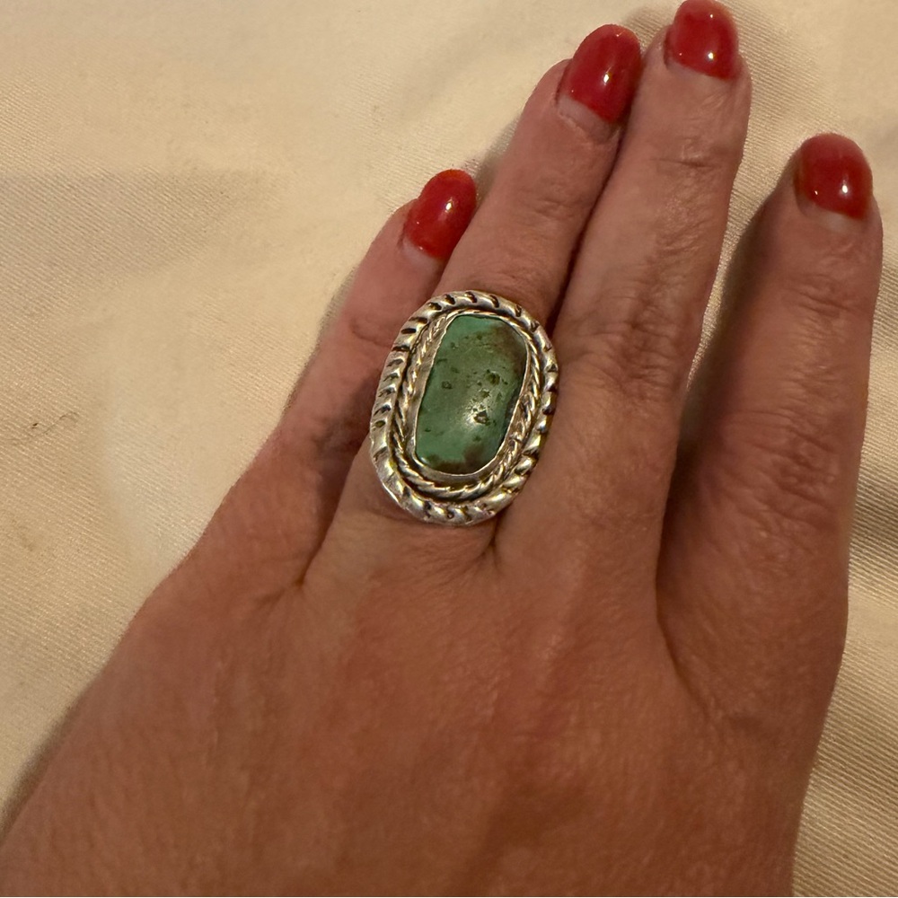 Vintage Old Pawn 925 Sterling Silver and Green Turquoise Stone Ring - Picture 2 of 8